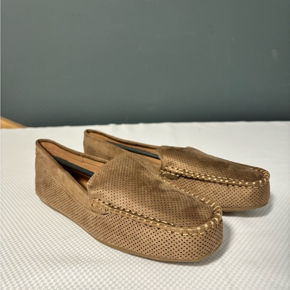 New Journee Collection Halsey Moc Toe Perforated Loafer Women’s Size: 8 - Picture 8 of 12